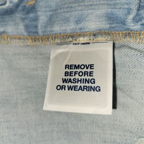 Old Navy Boy-cut Light wash jeans. - Picture 9 of 10